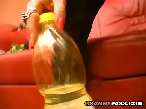 Granny Insterts 2l Fanta In Her Pussy