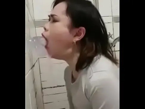 Asian Deepthroating A Dildo